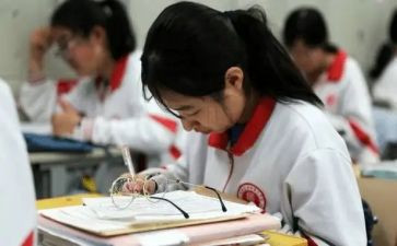 高一政治老师工作总结6篇