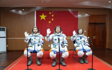 致航天英雄作文5篇