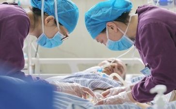 男护士个人年终总结报告5篇