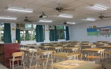 小学生写教室的作文7篇