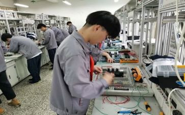 技校教师工作总结8篇