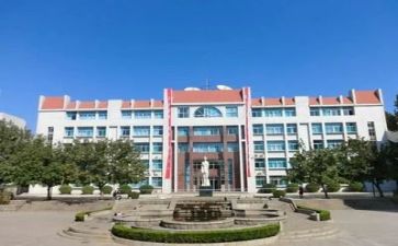 在学校中成长作文7篇