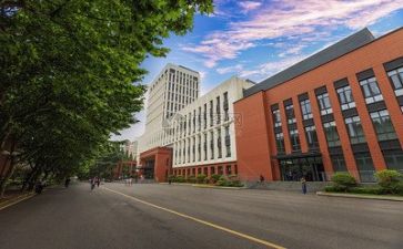 关于谈学校演讲稿5篇
