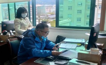 行政专员半年度工作总结参考5篇